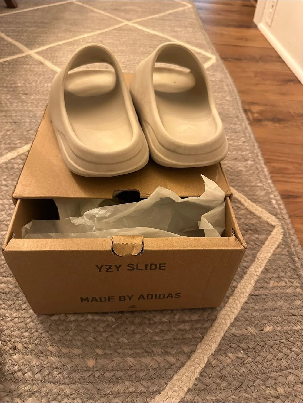 Yeezy Slide Sandals in Cream